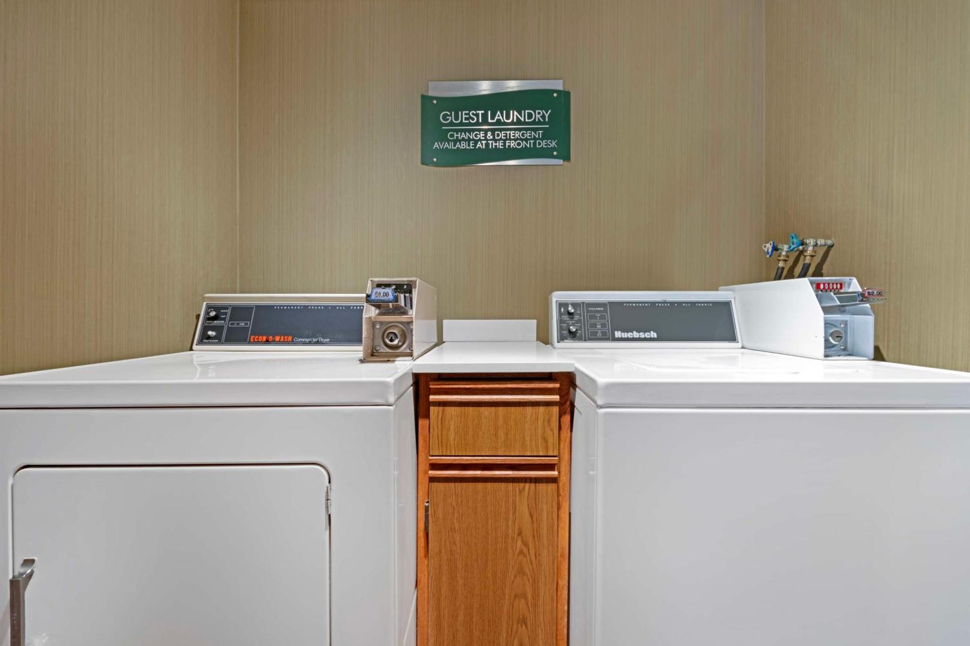 Best Western Plus Emerald Isle Hotel Sidney Eksteriør billede