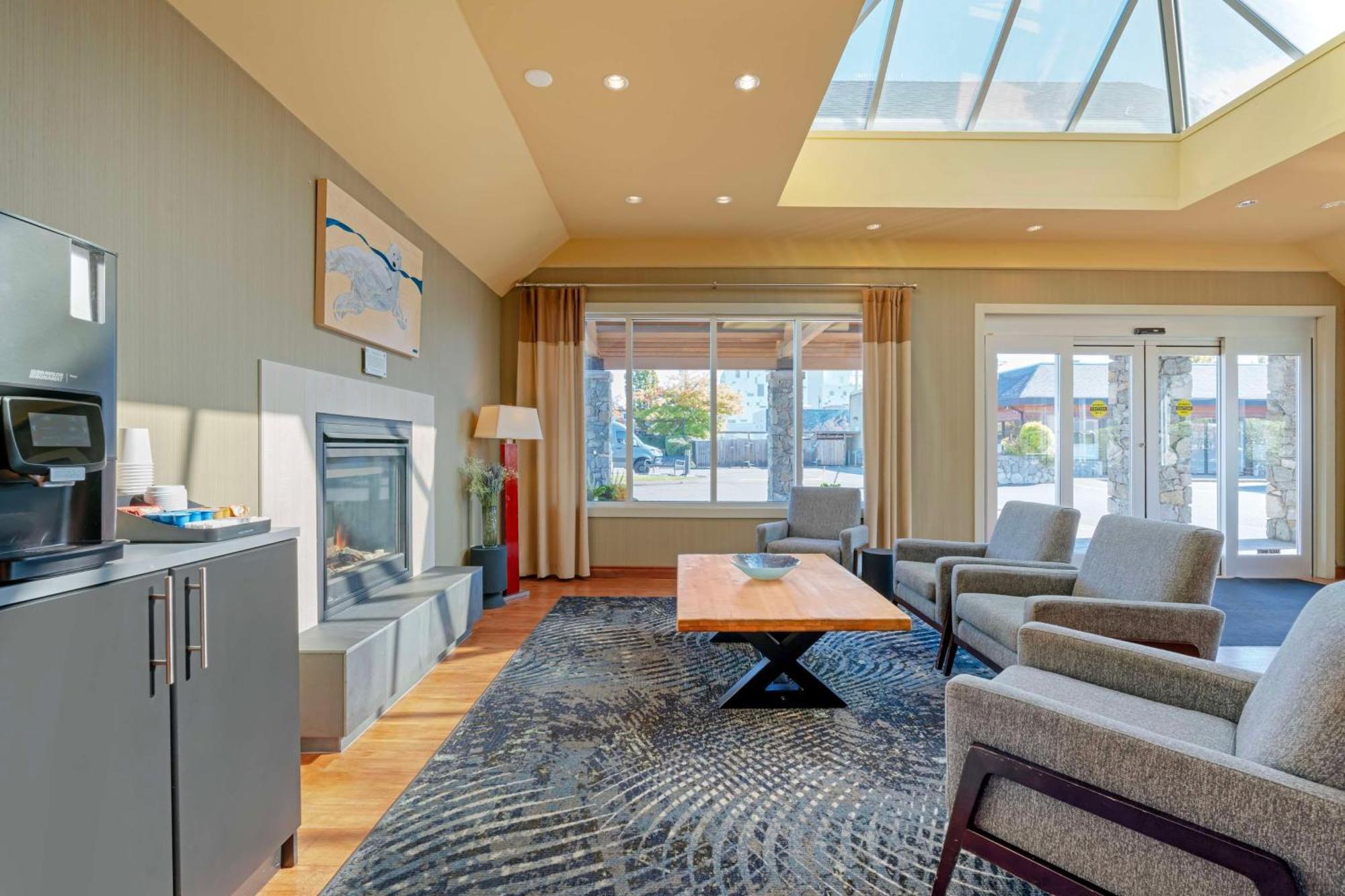 Best Western Plus Emerald Isle Hotel Sidney Eksteriør billede
